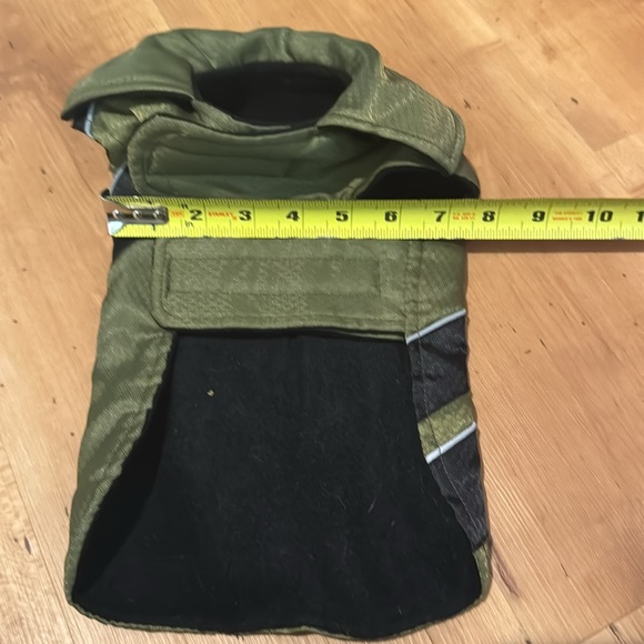 Lot small/med dog clothes gently used - Picture 11 of 11